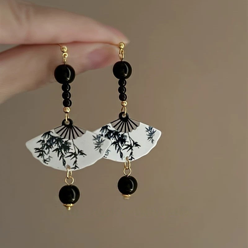 Retro Cool Fan-Shaped Earrings For Women Light Luxury High-End Feel