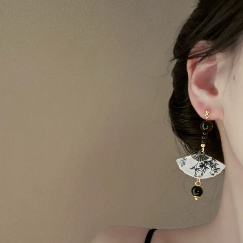 Retro Cool Fan-Shaped Earrings For Women Light Luxury High-End Feel