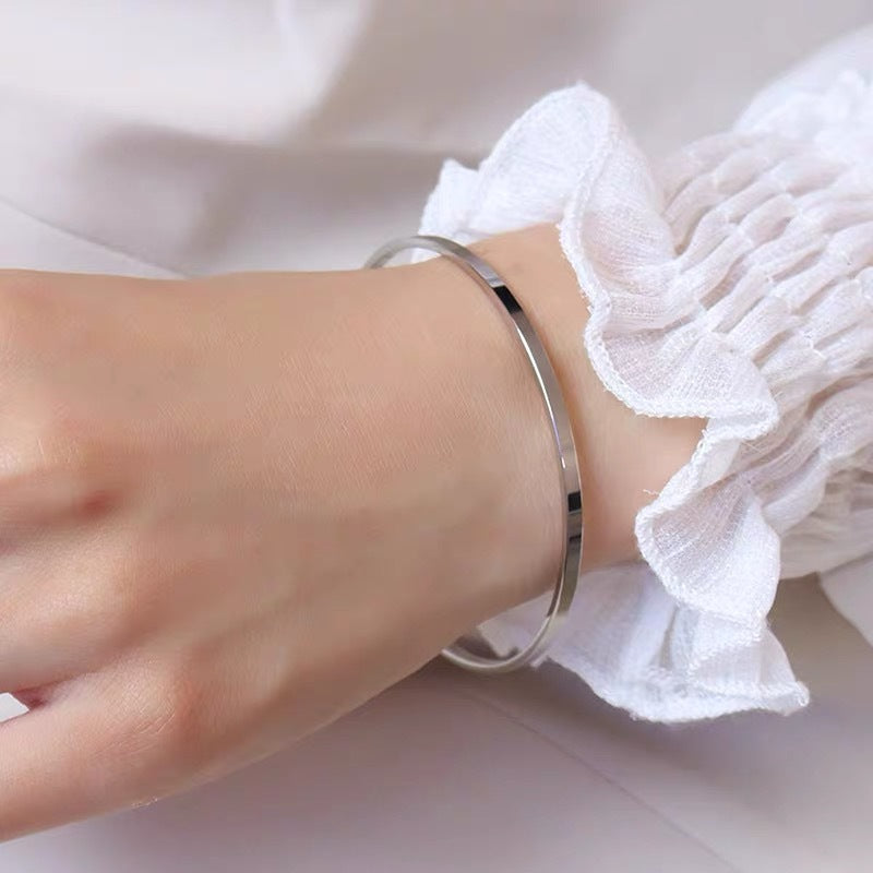 Titanium Steel Non-fading Polished Circular Bracelet