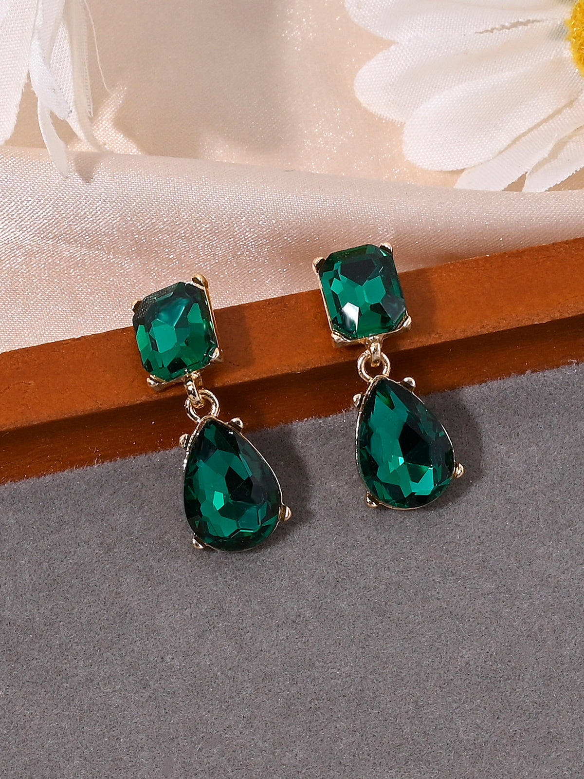Chic Shimmering Rhinestone Drop Earring Sluxury-lite And Versatile
