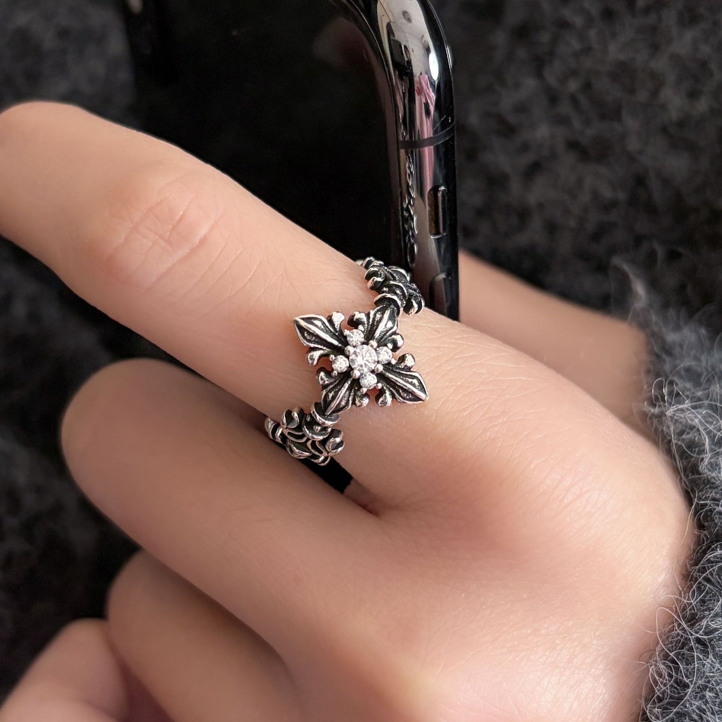 Retro Distressed Cross Open Ring For Women