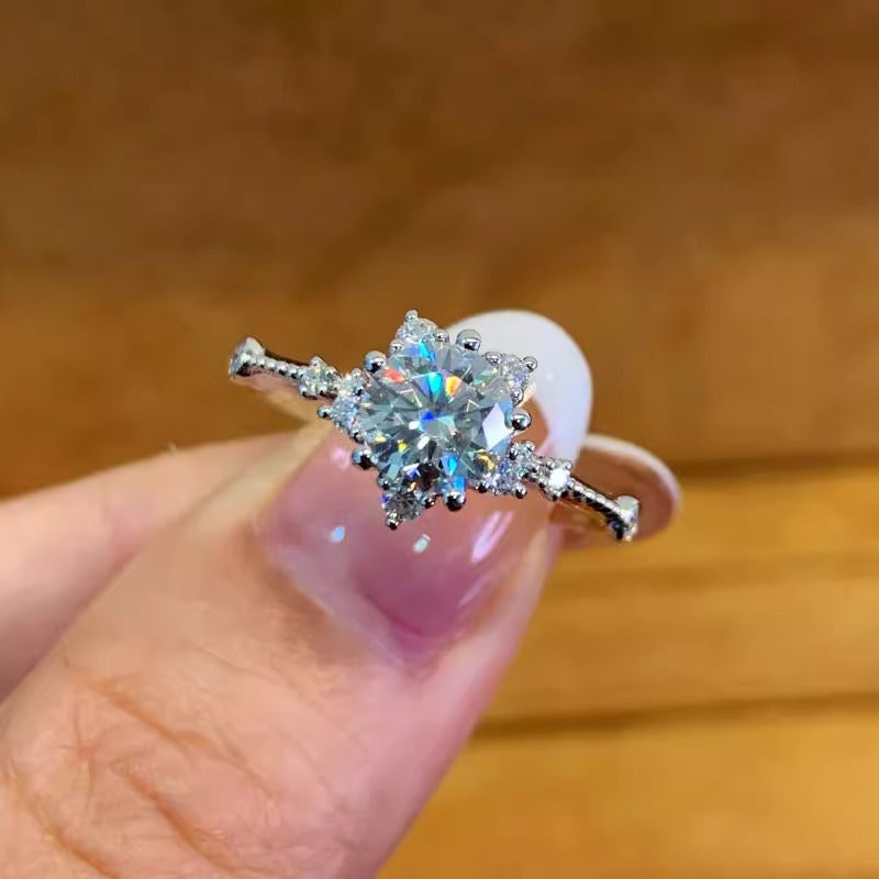 Starry Six-Prong Snowflake High-End Ring For Women